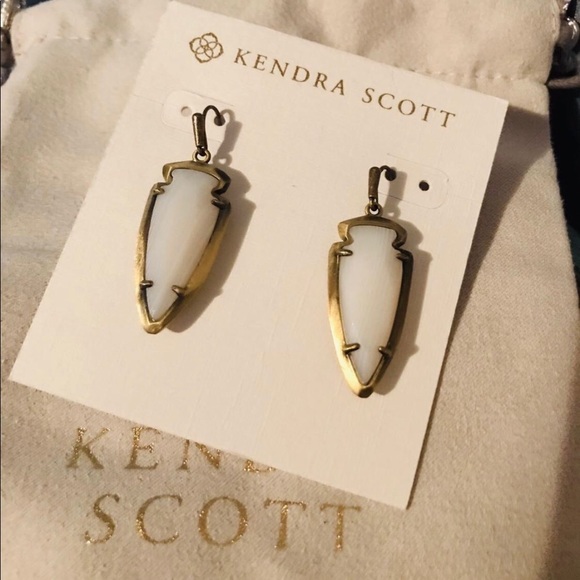 Kendra Scott Jewelry - Kendra Scott Katelyn earrings.